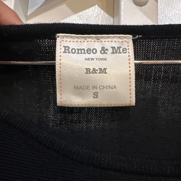 Top by R & M - Picture 3 of 4